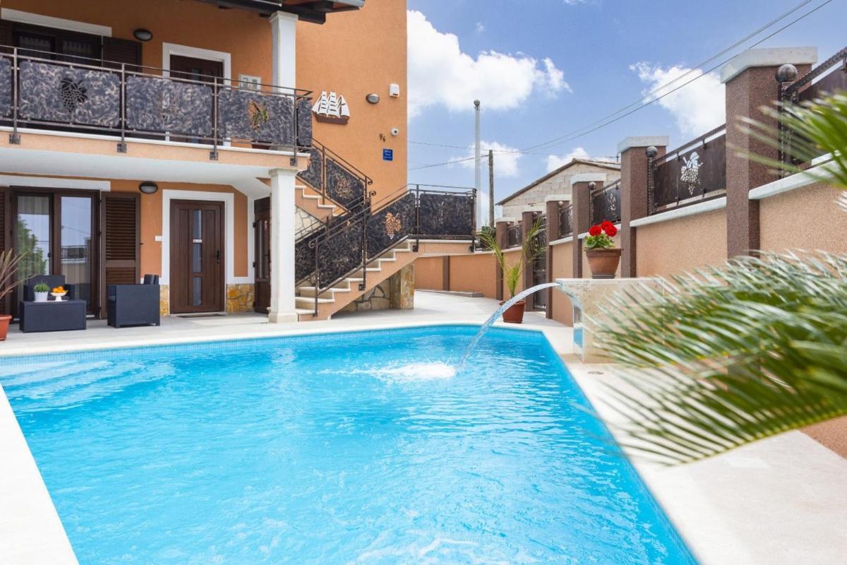 Villa Vita In Porec - Haus Fuer 6-8 Personen Kaštelir Eksteriør bilde