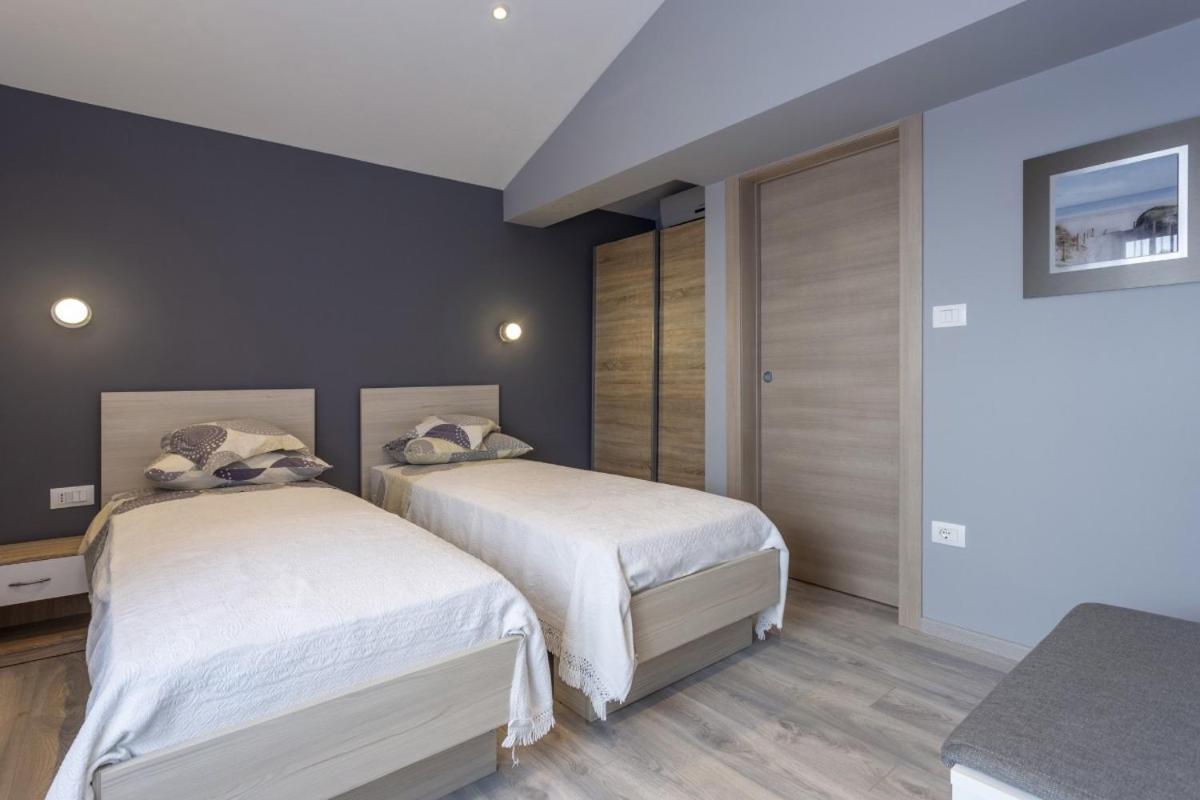 Villa Vita In Porec - Haus Fuer 6-8 Personen Kaštelir Eksteriør bilde