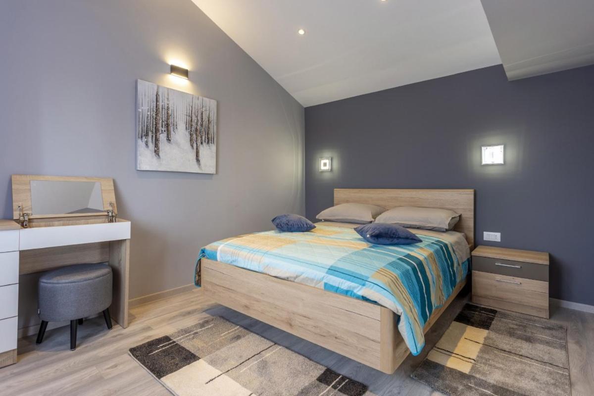Villa Vita In Porec - Haus Fuer 6-8 Personen Kaštelir Eksteriør bilde