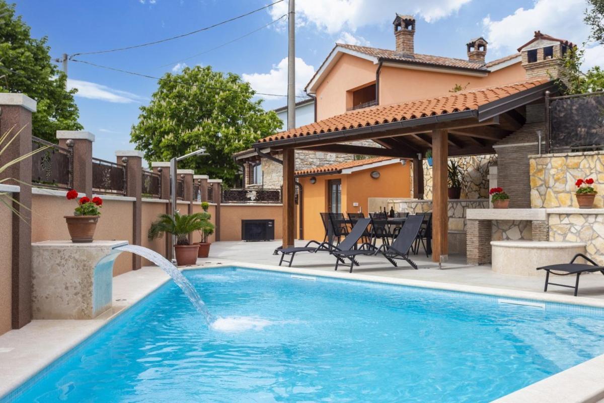 Villa Vita In Porec - Haus Fuer 6-8 Personen Kaštelir Eksteriør bilde
