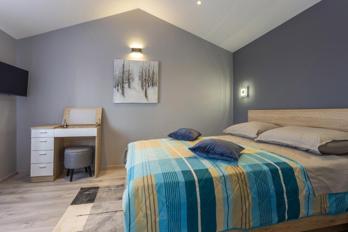 Villa Vita In Porec - Haus Fuer 6-8 Personen Kaštelir Eksteriør bilde